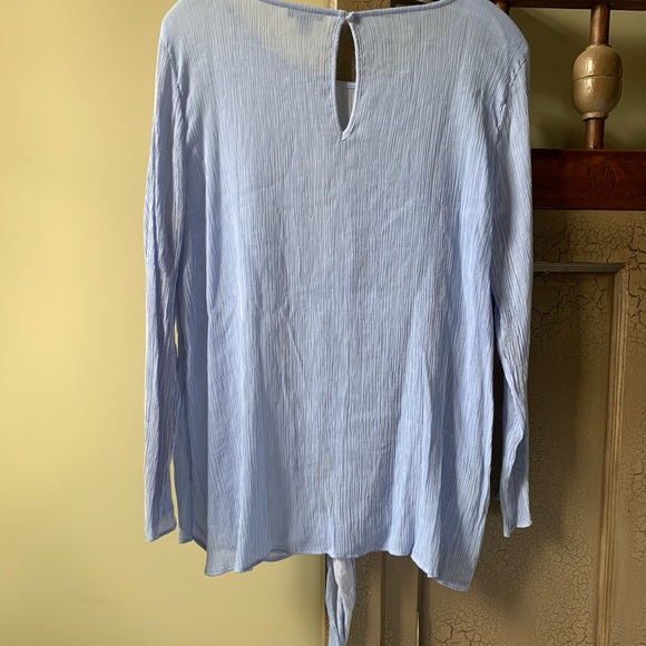 Ann Taylor tie blouse - Picture 4 of 8